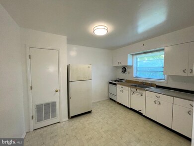 6122 Old Washington Rd unit 8, Elkridge, MD 21075 - photo 2