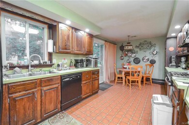 5032 Pine Grove Cir, Allentown, PA 18106 - photo 6