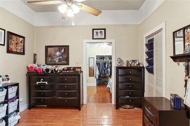 718 Third St - Secondary Bedroom w/ closet