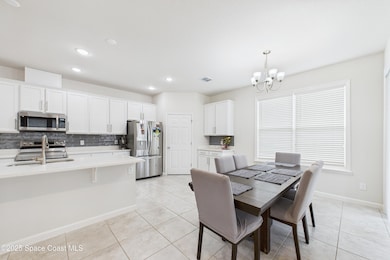 CAM02690G0-PR0165-STILL014