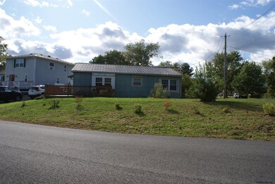 8 Lakeshore Dr, Rensselaer, NY 12144 - photo 4