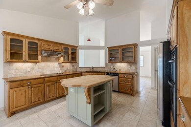 616 Courtney St, Fredericksburg, TX 78624 - photo 7