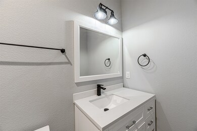 8406 Berry Brush Ln, Houston, TX 77022 - photo 4