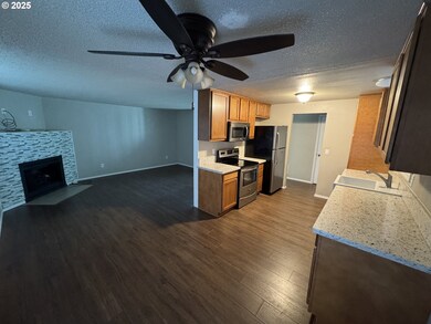 22630 NE Schuyler St unit 22632, Fairview, OR 97024 - photo 3