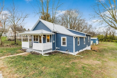 154 W Front St, New Holland, OH 43145 - photo 2