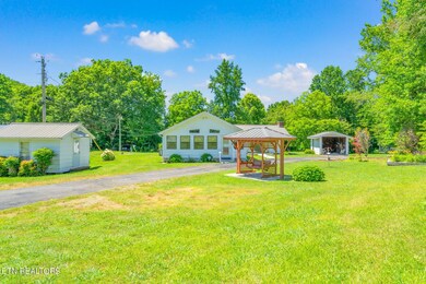 21-web-or-mls-127 Mountain Road-4