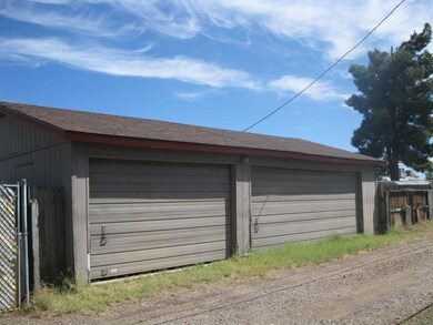3+ car detached garage
