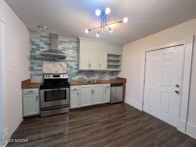 955ColeApt2kitchen