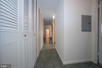 Green Hill Condominiums unit EE819, Wynnewood, PA 19096 - photo 4