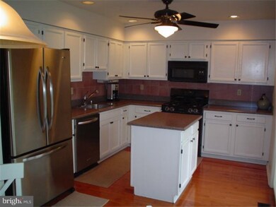 3928 Seneca Ct, Skippack, PA 19474 - photo 2