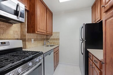 225 St Pauls Ave unit 8E, Jersey City, NJ 07306 - photo 2