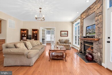 19722 Lovella Country Ct, Purcellville, VA 20132 - photo 3