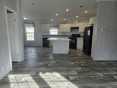 201 Oak Ln unit 197, Tampa, FL 33610 - photo 3