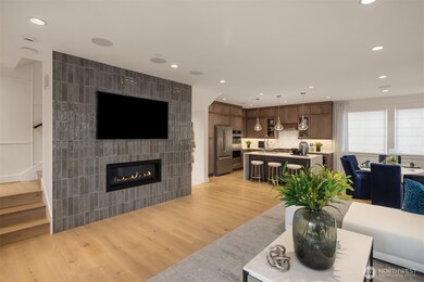 Photos of the Kinney model home for illustration purposes only & are not of the Kinney available for purchase. Home selections will vary.