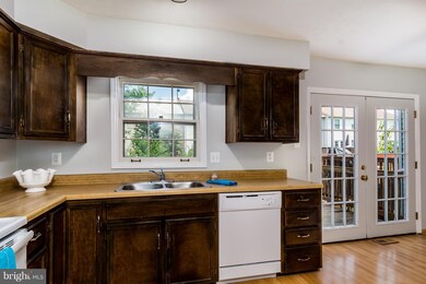 8231 Blue Ridge Ct, Manassas, VA 20109 - photo 6