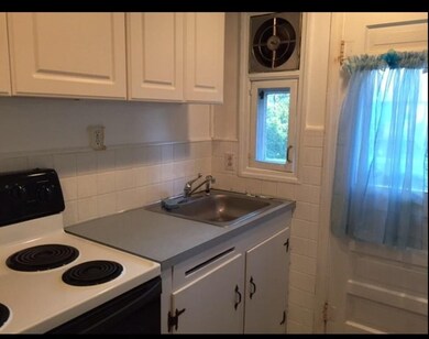 17 Hamilton Rd unit 1, Wakefield, MA 01880 - photo 2