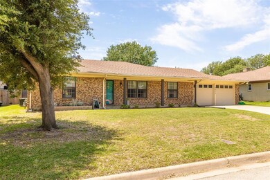 4025 Aragon Dr, Fort Worth, TX 76133 - photo 2