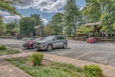 115 Beechnut Street, B7-3