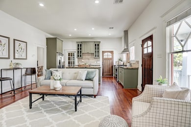 645 Harvard St, Houston, TX 77007 - photo 3