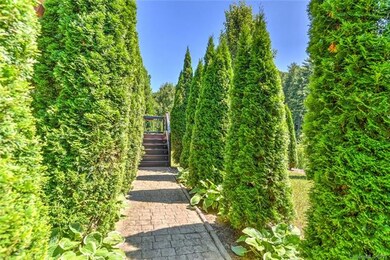 30 Village Creek Dr, Asheville, NC 28806 - photo 2