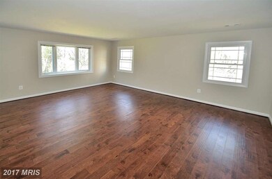 13016 Maple View Ln, Fairfax, VA 22033 - photo 2