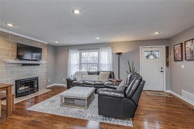 5520 Perry Ln, Shawnee, KS 66203 - photo 5