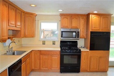 Plenty of storage, counter top space and natural l