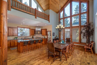 Dining Area & Kitchen