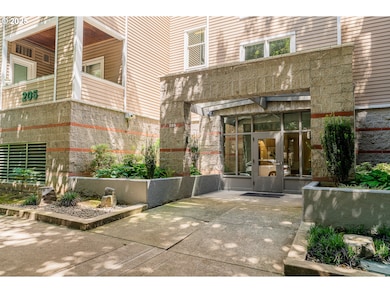 205 S Montgomery St unit 401, Portland, OR 97201 - photo 2