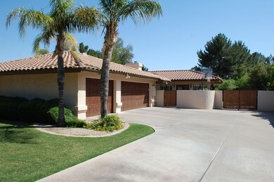 3CarGarage,Hugedriveway