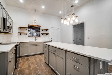 312 Quitman St, San Antonio, TX 78208 - photo 3