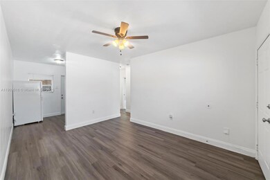 15940 NE 19th Ct unit 3, North Miami Beach, FL 33162 - photo 4