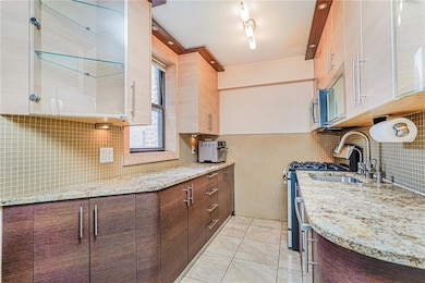 Atlantic Towers unit D9, Brooklyn, NY 11235 - photo 4