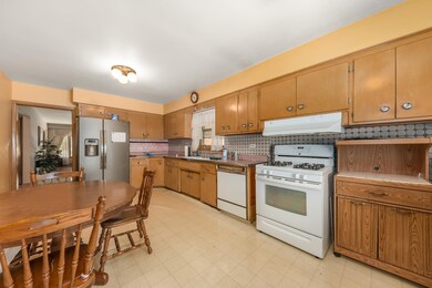 1916 Norfolk Ave, Westchester, IL 60154 - photo 5