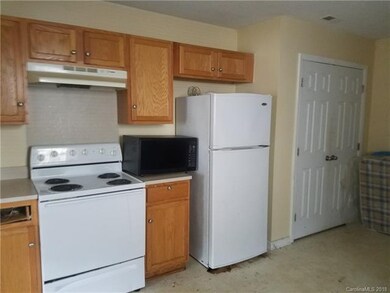 Another view of kitchen and only 1 drawer needs re