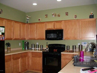 HOME 10112 WEST CHIPMAN RD 005