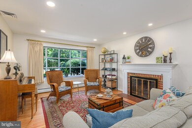 8916 Vernon View Dr, Alexandria, VA 22308 - photo 2