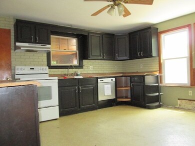 150 Boyd St, Cherry Valley, MA 01611 - photo 2