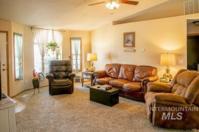 902 W Georgia Ave, Nampa, ID 83686 - photo 4