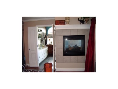 900 Birchwood Dr, Raymore, MO 64083 - photo 6