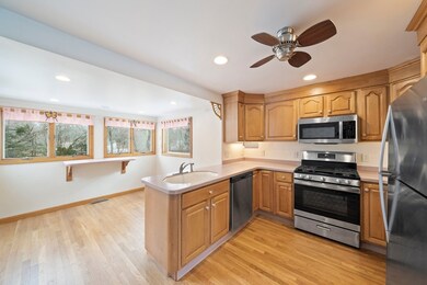 42 King Phillip Ln, Hanover, MA 02339 - photo 2