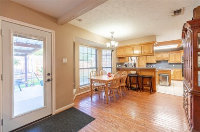 2312 Salisbury Ln, Alvin, TX 77511 - photo 7