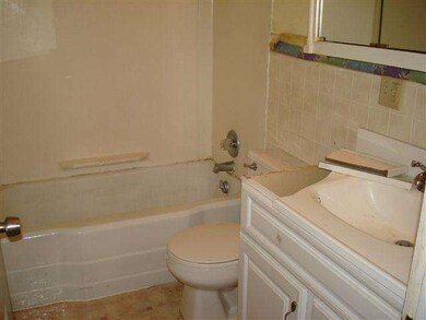 3709 Roanoke Rd, Toledo, OH 43613 - photo 7