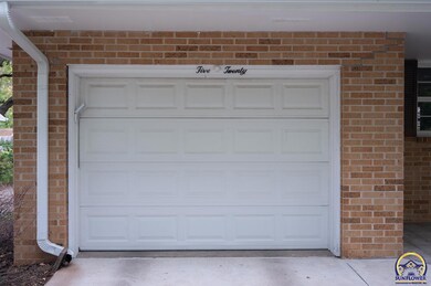 520 S 6th St, Osage City, KS 66523 - photo 4