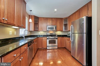 4069 S Four Mile Run Dr unit 404, Arlington, VA 22204 - photo 6