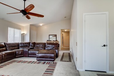 1108 W 2nd Av Great Rm (4)
