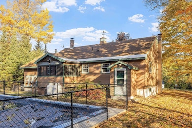 76 James St, Bethlehem, NH 03574 - photo 5