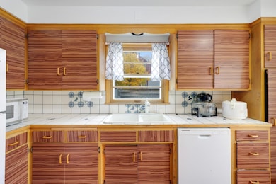 3639 Upton Ave N, Minneapolis, MN 55412 - photo 6