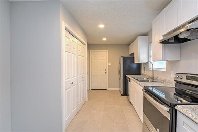 4546 Lelay Cir, Houston, TX 77022 - photo 4