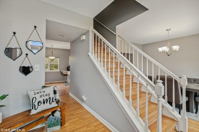 560 Old Oak Cir, Algonquin, IL 60102 - photo 2